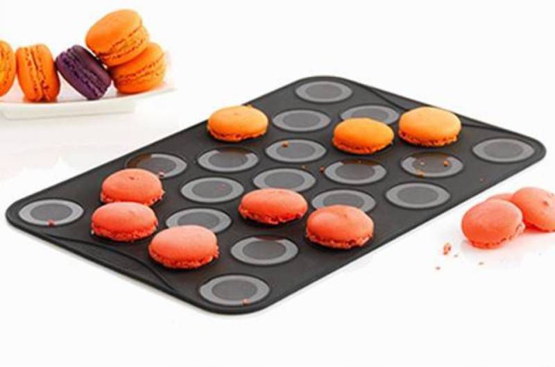 Mastrad Bakmat Macarons Siliconen Voor Klein Macarons Zwart Set Van 2 Stuks